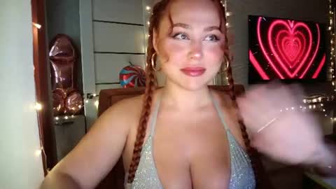 Snapshot of lolaamint_ chatting on August 5, 2026, 11:35 am LolaaMint online show from August 5, 2026, 11:35 am