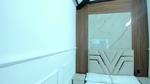 Lola Angel online show from September 27, 2025, 7:52 pm