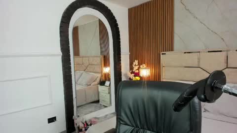 Lola Angel online show from April 30, 2026, 7:53 pm