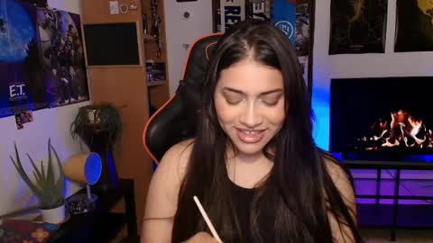 Snapshot of lolaasmith_21 chatting on May 14, 2026, 8:37 pm lolaasmith_21 online show from May 14, 2026, 8:37 pm