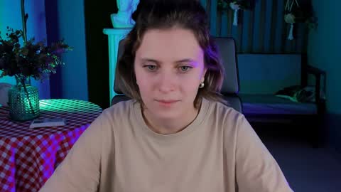 Snapshot of lolaasmus chatting on December 3, 2024, 11:24 pm I consider myself the god Loki but life just calls me LOL online show from December 3, 2024, 11:24 pm