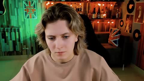 Snapshot of lolaasmus chatting on December 11, 2024, 8:04 am I consider myself the god Loki but life just calls me LOL online show from December 11, 2024, 8:04 am