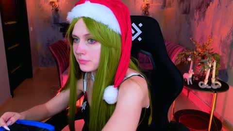Snapshot of lolaasmus chatting on December 31, 2024, 1:41 pm I consider myself the god Loki but life just calls me LOL online show from December 31, 2024, 1:41 pm