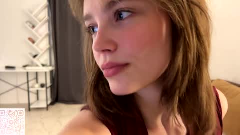Snapshot of lolaatatee chatting on April 29, 2026, 3:27 pm lolaatatee online show from April 29, 2026, 3:27 pm