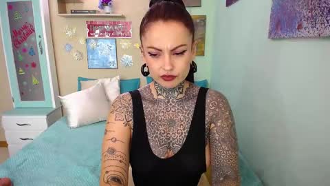 Lola online show from December 11, 2024, 10:16 pm