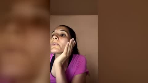 lolabunny120490 online show from June 19, 2026, 10:24 pm