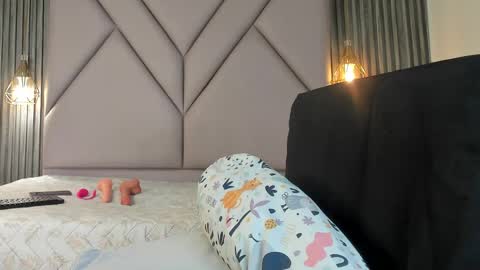 lolabunnysc online show from April 14, 2026, 12:22 pm