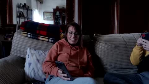 LOLA HUESO y ERIC online show from February 4, 2025, 4:18 pm