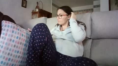 Snapshot of lolahueso chatting on April 7, 2026, 3:01 pm LOLA HUESO y ERIC online show from April 7, 2026, 3:01 pm