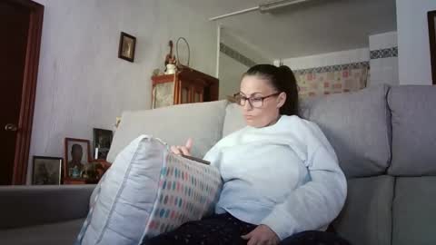 Snapshot of lolahueso chatting on April 14, 2026, 2:23 pm LOLA HUESO y ERIC online show from April 14, 2026, 2:23 pm