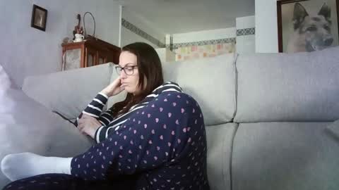 Snapshot of lolahueso chatting on April 29, 2026, 2:43 pm LOLA HUESO y ERIC online show from April 29, 2026, 2:43 pm