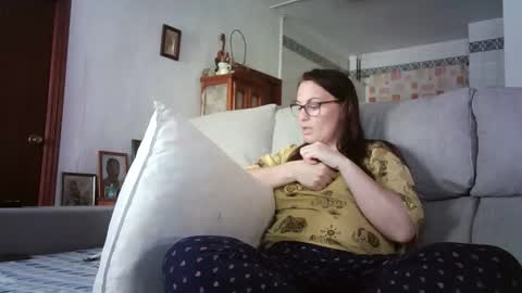 Snapshot of lolahueso chatting on May 4, 2026, 2:46 pm LOLA HUESO y ERIC online show from May 4, 2026, 2:46 pm