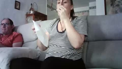 Snapshot of lolahueso chatting on May 5, 2026, 2:14 pm LOLA HUESO y ERIC online show from May 5, 2026, 2:14 pm