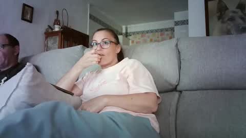 Snapshot of lolahueso chatting on May 13, 2026, 2:36 pm LOLA HUESO y ERIC online show from May 13, 2026, 2:36 pm