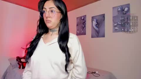 Snapshot of lolaleah_ chatting on December 5, 2025, 4:58 pm Lola online show from December 5, 2025, 4:58 pm