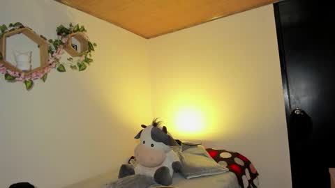 Snapshot of lolaleah_ chatting on January 8, 2026, 2:36 am Lola online show from January 8, 2026, 2:36 am