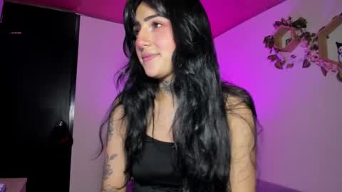 Snapshot of lolaleah_ chatting on January 14, 2026, 4:51 am Lola online show from January 14, 2026, 4:51 am