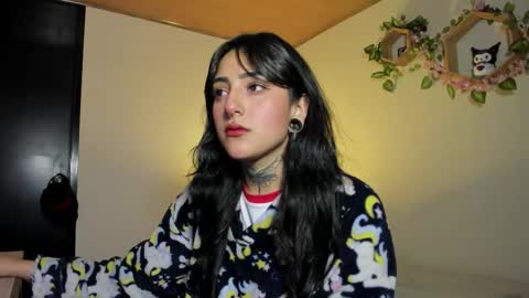 Snapshot of lolaleah_ chatting on February 3, 2026, 6:22 am Lola online show from February 3, 2026, 6:22 am