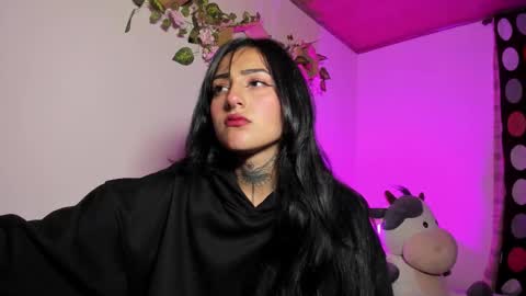 Snapshot of lolaleah_ chatting on February 25, 2026, 8:46 am Lola online show from February 25, 2026, 8:46 am