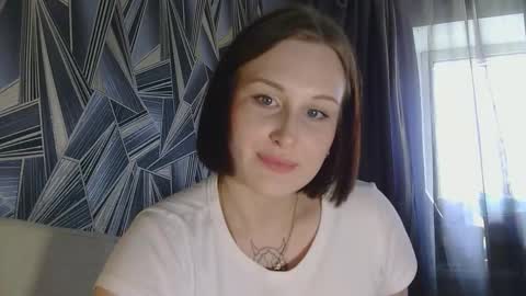 Snapshot of lolalibellule chatting on September 24, 2025, 8:28 am Lola online show from September 24, 2025, 8:28 am