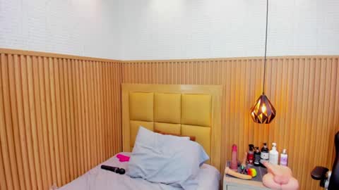 LOLA online show from July 7, 2026, 6:47 am