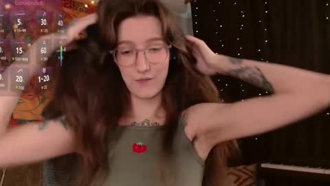 lolami_ online show from May 12, 2026, 7:16 am