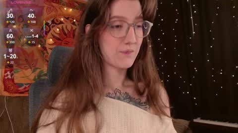 Snapshot of lolami_ chatting on June 3, 2026, 7:33 am lolami_ online show from June 3, 2026, 7:33 am