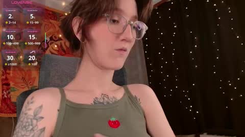 Snapshot of lolami_ chatting on June 4, 2026, 7:25 am lolami_ online show from June 4, 2026, 7:25 am