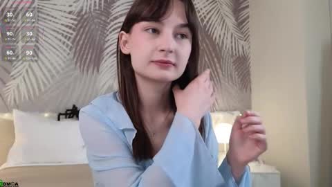 Snapshot of lolaprise chatting on October 25, 2025, 1:35 am Lola online show from October 25, 2025, 1:35 am
