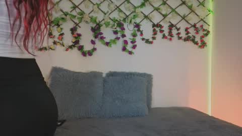 Snapshot of lolarosesxs chatting on January 10, 2026, 11:20 pm Lola online show from January 10, 2026, 11:20 pm