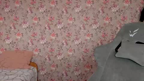 Snapshot of lolarozzie chatting on April 20, 2026, 3:42 am Lola Next stream January 6th at 0500am 30 minutes GMT online show from April 20, 2026, 3:42 am