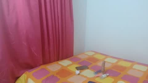 lolascarlettt online show from September 19, 2025, 12:23 am