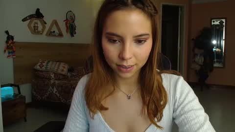 Snapshot of lolaverse chatting on January 21, 2025, 11:34 pm Lola doll online show from January 21, 2025, 11:34 pm
