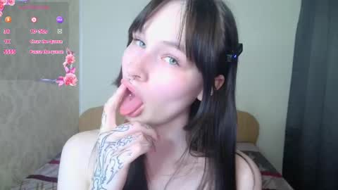 Lola online show from May 31, 2026, 8:43 pm