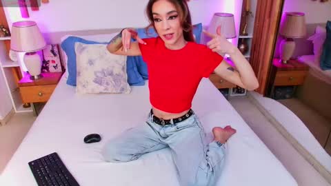 Lola online show from December 16, 2025, 7:41 pm