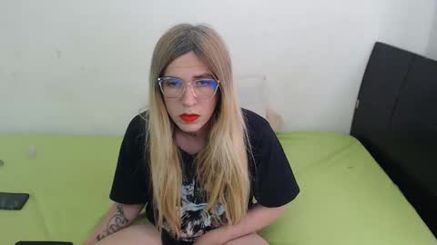 Snapshot of lolitabauer2 chatting on October 5, 2025, 3:21 pm Sascha Bauer online show from October 5, 2025, 3:21 pm