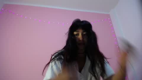 Lolita  online show from February 16, 2025, 4:31 am