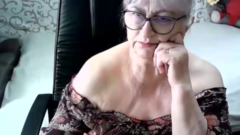 LolkaAlyss online show from February 21, 2025, 12:28 pm