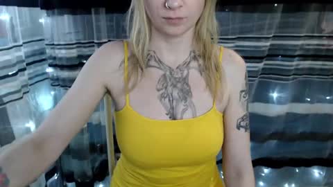 Snapshot of lollifox_1 chatting on January 19, 2025, 12:39 pm Lisa online show from January 19, 2025, 12:39 pm