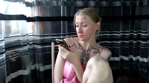 Snapshot of lollifox_1 chatting on October 23, 2025, 6:56 am Lisa online show from October 23, 2025, 6:56 am