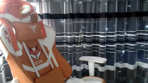 Snapshot of lollifox_1 chatting on February 20, 2026, 7:43 am Lisa online show from February 20, 2026, 7:43 am