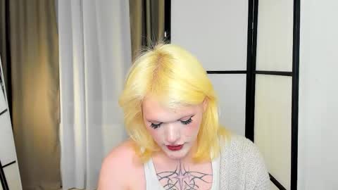 lollita online show from February 1, 2026, 9:02 pm