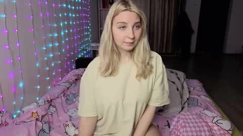 lollove24 online show from March 23, 2026, 7:40 pm