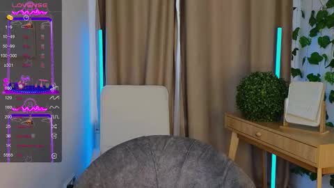 Mona online show from September 17, 2025, 12:51 pm