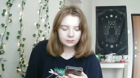 Lilly online show from March 7, 2025, 10:02 am