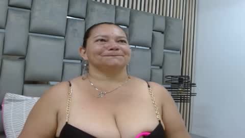 loly47 online show from September 25, 2025, 4:43 pm