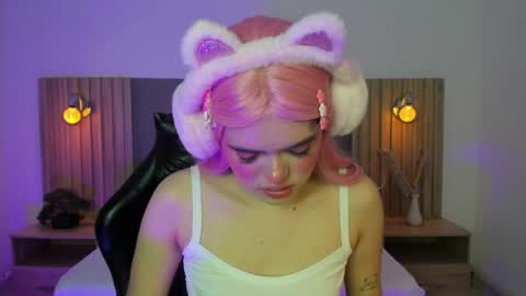 L O L Y online show from May 22, 2026, 2:30 am
