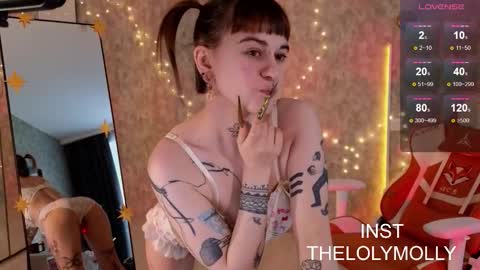 Molli online show from November 19, 2025, 10:04 am