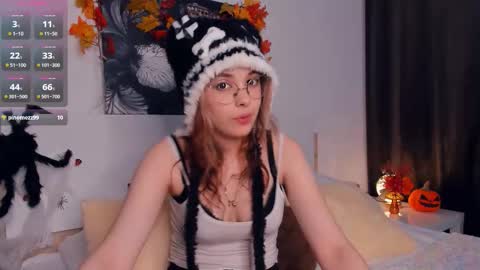 Snapshot of lonagass chatting on October 25, 2025, 6:57 pm Lona online show from October 25, 2025, 6:57 pm