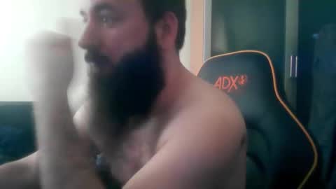 Snapshot of london_man1988 chatting on December 2, 2024, 9:35 am london_man1988 online show from December 2, 2024, 9:35 am